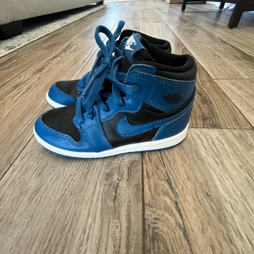 Nike Jordan 1 Retro Toddler dunk size 10 blue/black high top